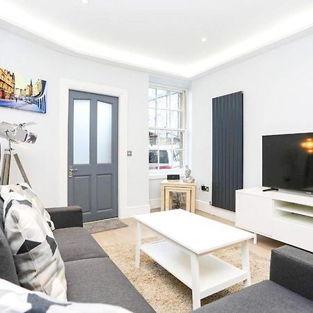 Ultra Modern, Stylish Apartment Next To Princes St EDI Exterior foto